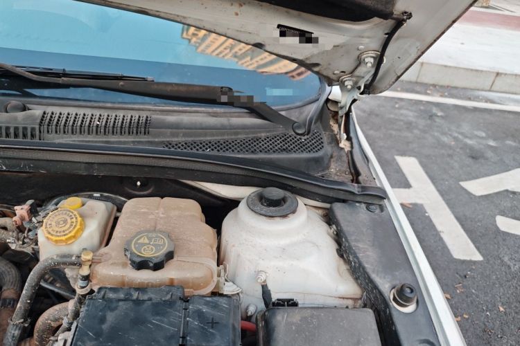 Used Chevrolet Cruze 2015 1.5L Classic SE AT Engine Bay Left