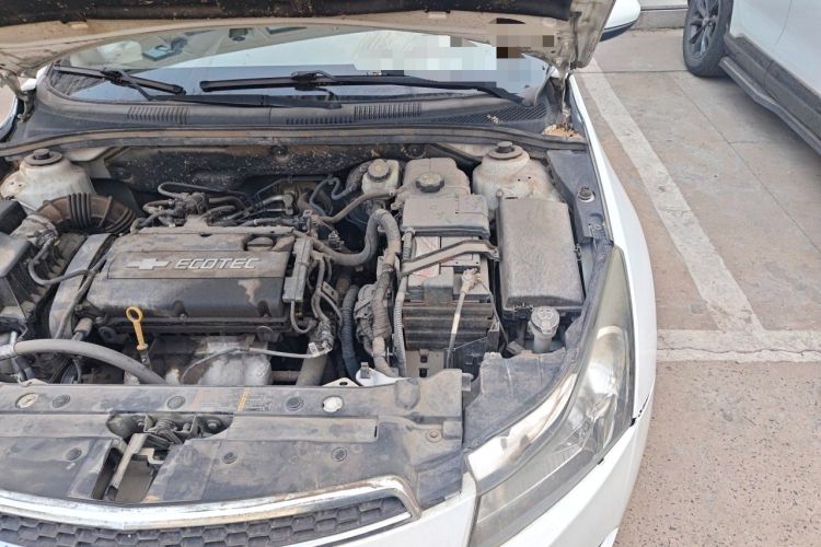 Used Chevrolet Cruze 2015 Hatchback 1.6L Manual Comfort Edition Engine Bay Left