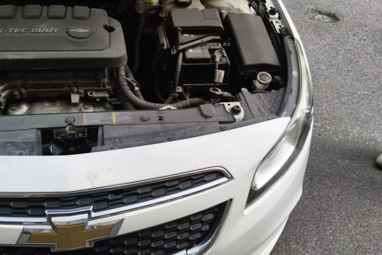 Used Chevrolet Cruze 2015 1.5L Classic SL MT Engine Bay Left