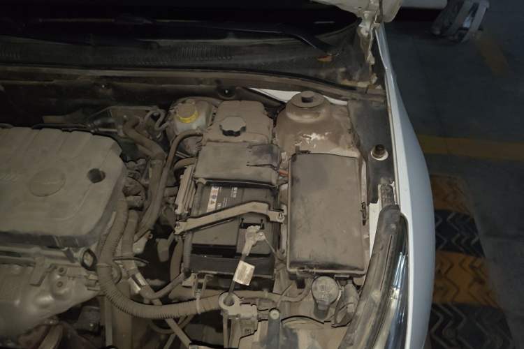 Used Chevrolet Cruze 2015 1.5L Classic SL MT Engine Bay Left