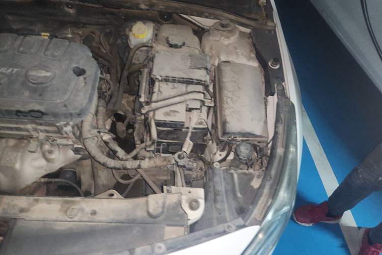 Used Chevrolet Cruze 2015 1.5L Classic SL MT Engine Bay Left