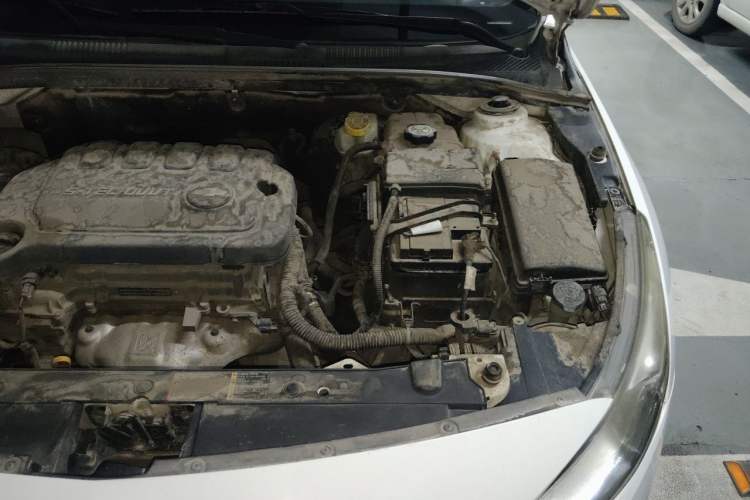 Used Chevrolet Cruze 2015 1.5L Classic SE MT Engine Bay Left