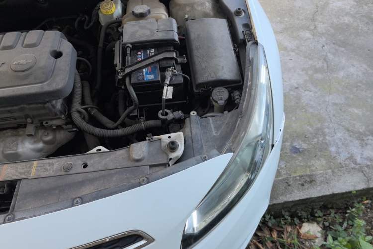 Used Chevrolet Cruze 2015 1.5L Classic SL MT Engine Bay Left
