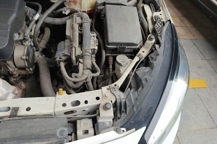 Used Chevrolet Cruze 2015 1.5L Manual Elite Edition Engine Bay Left