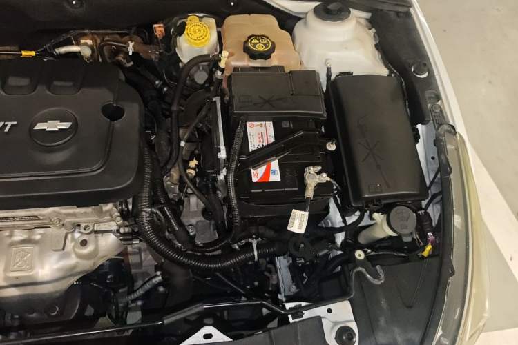 Used Chevrolet Cruze 2015 1.5L Classic SE AT Engine Bay Left