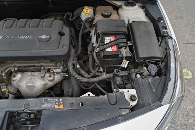Used Chevrolet Cruze 2015 1.5L Classic SL MT Engine Bay Left