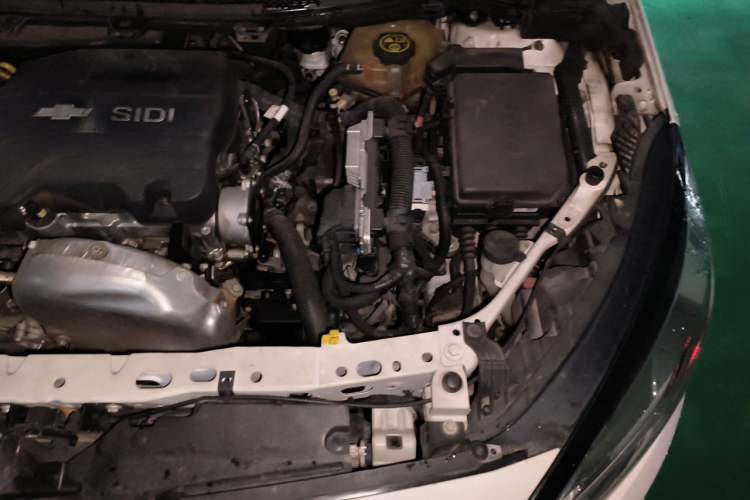 Used Chevrolet Cruze 2015 1.5L Automatic Luxury Edition Engine Bay Left