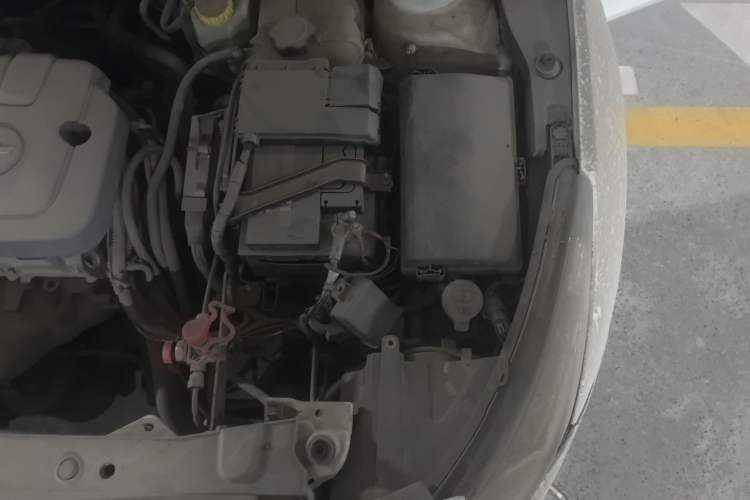 Used Chevrolet Cruze 2015 1.5L Classic SL MT Engine Bay Left