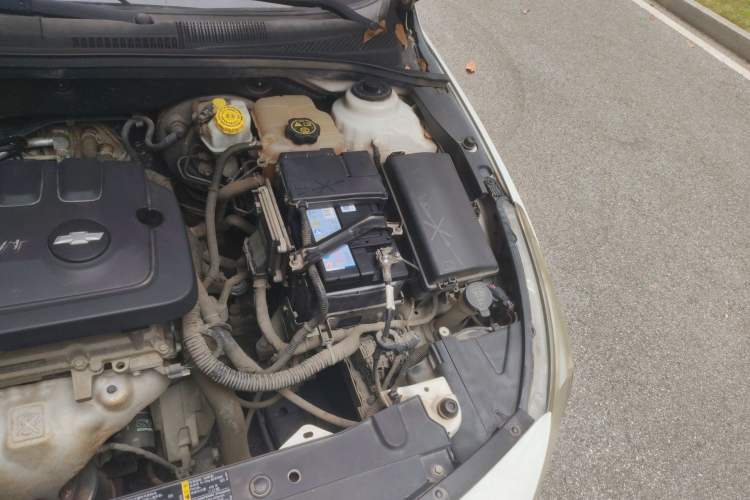 Used Chevrolet Cruze 2015 1.5L Classic SL MT Engine Bay Left