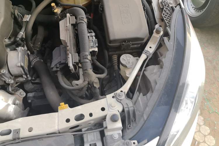 Used Chevrolet Cruze 2015 1.5L Automatic Luxury Edition Engine Bay Left