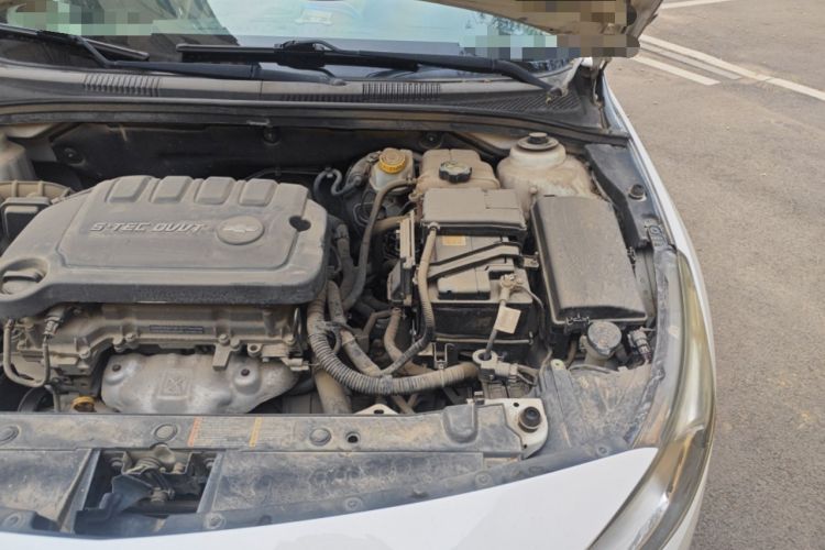 Used Chevrolet Cruze 2015 1.5L Classic SE MT Engine Bay Left