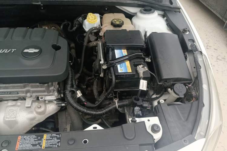 Used Chevrolet Cruze 2015 1.5L Classic SL MT Engine Bay Left
