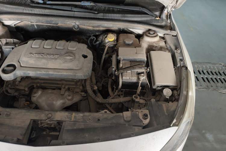 Used Chevrolet Cruze 2015 1.5L Classic SL MT Engine Bay Left