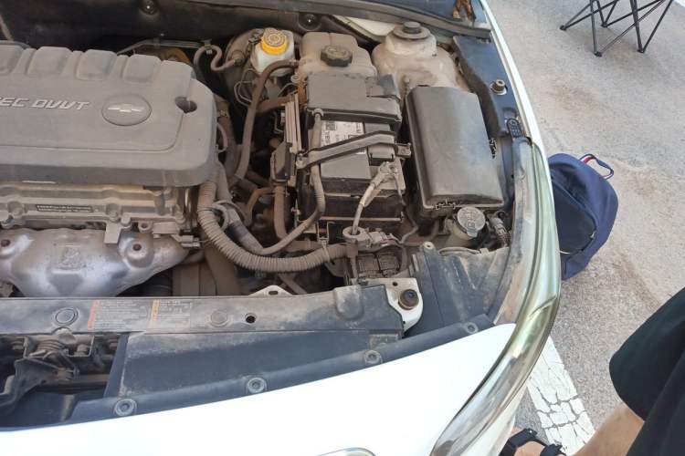 Used Chevrolet Cruze 2015 1.5L Classic SL MT Engine Bay Left