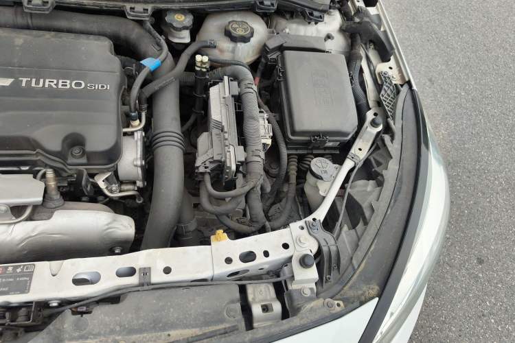 Used Chevrolet Cruze 2015 1.4T DCG Luxury Edition Engine Bay Left