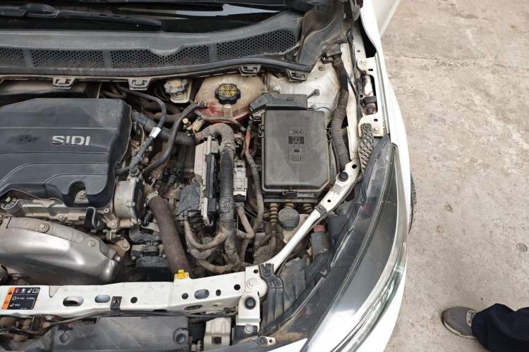 Used Chevrolet Cruze 2015 1.5L Automatic Luxury Edition Engine Bay Left