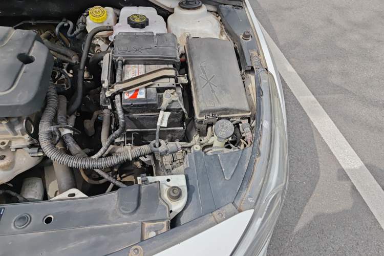 Used Chevrolet Cruze 2015 1.5L Classic SE MT Engine Bay Left