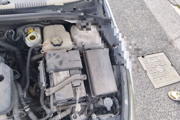 Used Chevrolet Cruze 2015 1.5L Classic SL MT Engine Bay Left