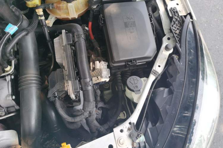 Used Chevrolet Cruze 2015 1.4T DCG Luxury Edition Engine Bay Left
