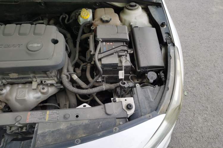 Used Chevrolet Cruze 2015 1.5L Classic SL MT Engine Bay Left