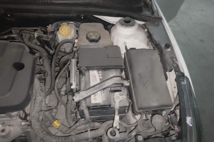 Used Chevrolet Cruze 2015 1.5L Classic SE AT Engine Bay Left