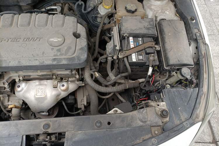 Used Chevrolet Cruze 2015 1.5L Classic SE MT Engine Bay Left