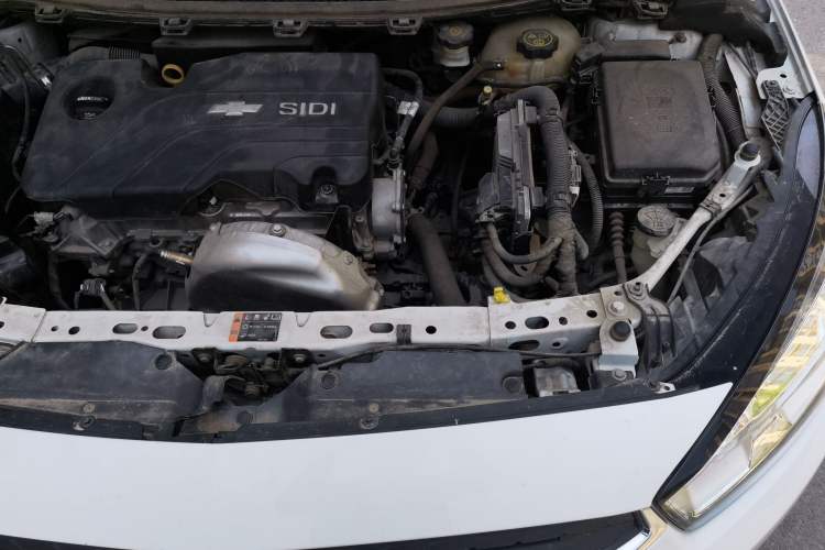 Used Chevrolet Cruze 2015 1.5L Automatic Fashion Navigation Edition Engine Bay Left