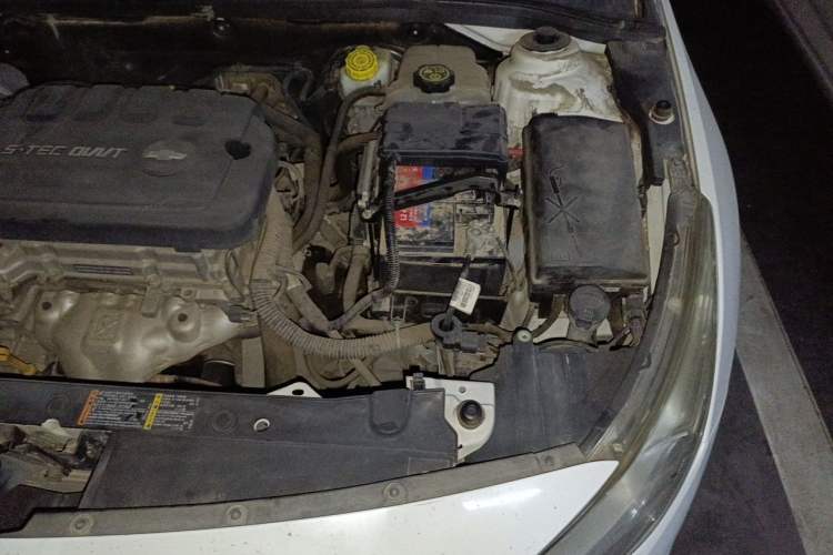 Used Chevrolet Cruze 2015 1.5L Classic SE MT Engine Bay Left