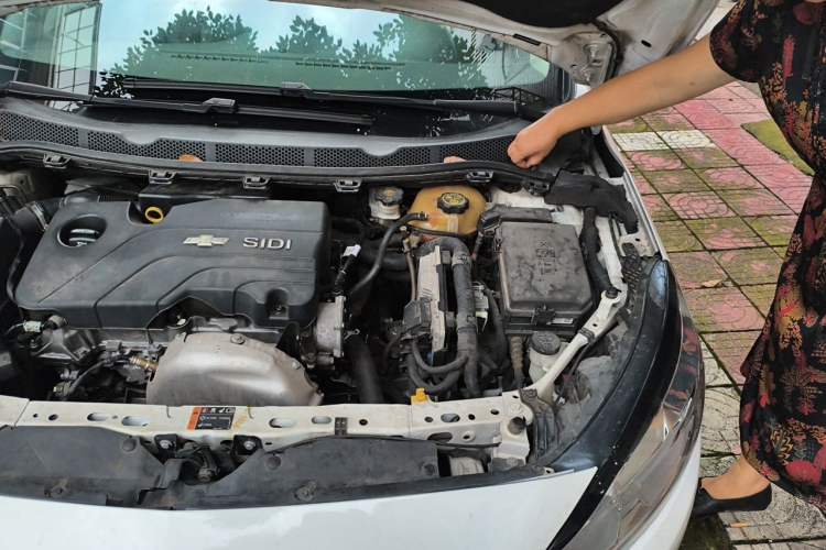 Used Chevrolet Cruze 2015 1.5L Automatic Luxury Edition Engine Bay Left
