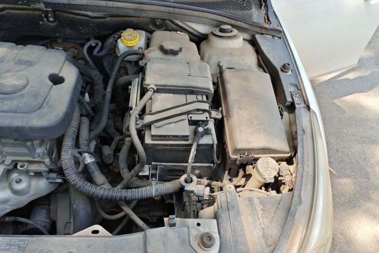 Used Chevrolet Cruze 2015 1.5L Classic SL MT Engine Bay Left