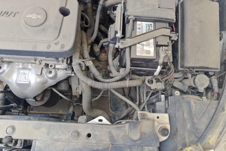 Used Chevrolet Cruze 2015 1.5L Classic SE MT Engine Bay Left