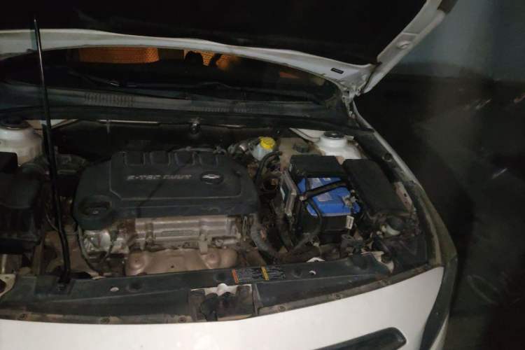 Used Chevrolet Cruze 2015 1.5L Classic SL MT Engine Bay Left