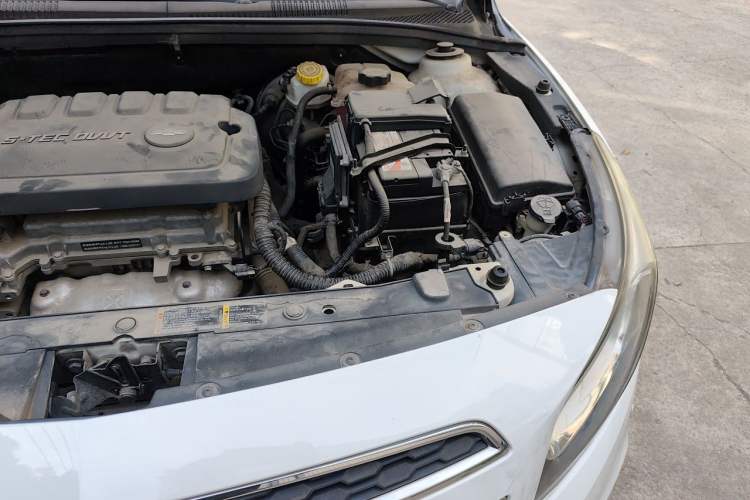Used Chevrolet Cruze 2015 1.5L Classic SL MT Engine Bay Left