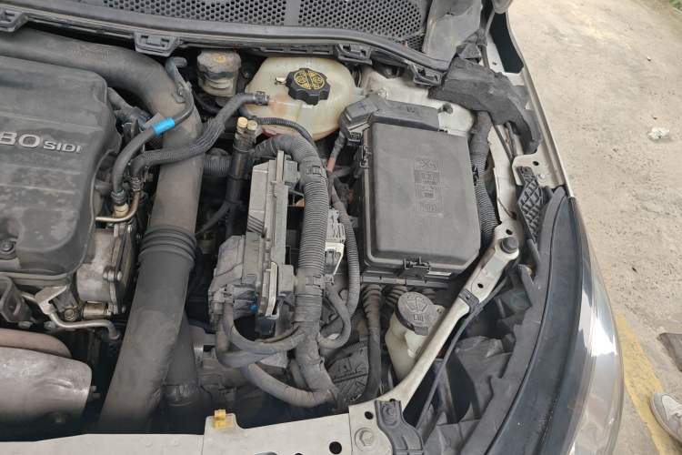 Used Chevrolet Cruze 2015 1.4T DCG Luxury Edition Engine Bay Left