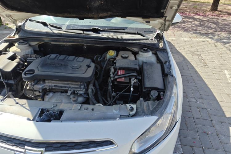 Used Chevrolet Cruze 2015 1.5L Classic SL MT Engine Bay Left
