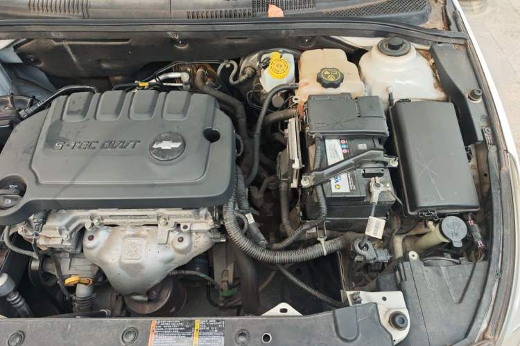 Used Chevrolet Cruze 2015 1.5L Classic SE MT Engine Bay Left
