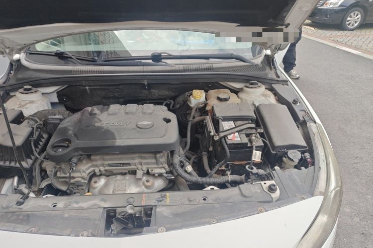 Used Chevrolet Cruze 2015 1.5L Classic SE MT Engine Bay Left