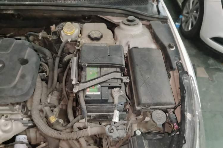 Used Chevrolet Cruze 2015 1.5L Classic SE AT Engine Bay Left