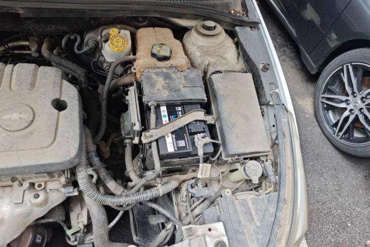 Used Chevrolet Cruze 2015 1.5L Classic SL MT Engine Bay Left