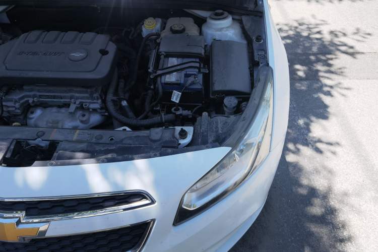 Used Chevrolet Cruze 2015 1.5L Classic SE MT Engine Bay Left