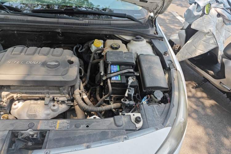 Used Chevrolet Cruze 2015 1.5L Classic SE MT Engine Bay Left