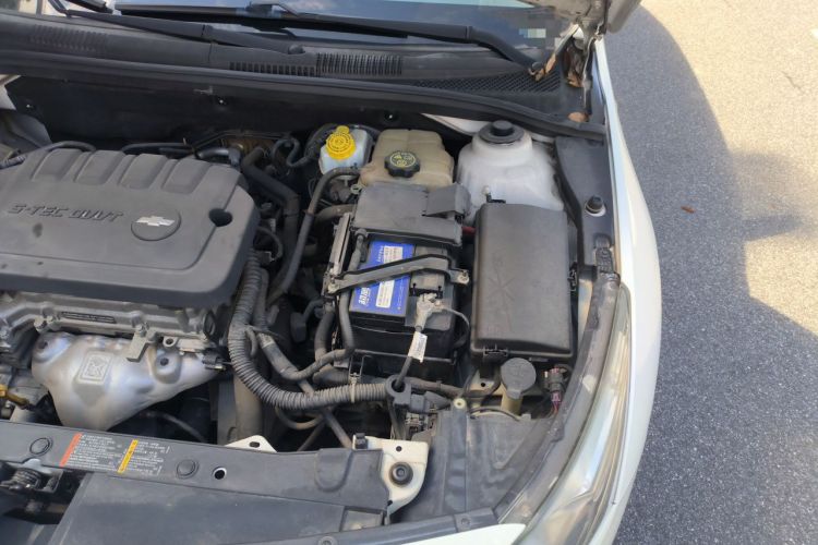 Used Chevrolet Cruze 2015 1.5L Classic SL MT Engine Bay Left