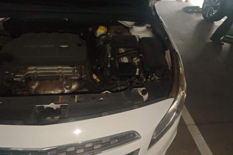 Used Chevrolet Cruze 2015 1.5L Classic SE AT Engine Bay Left