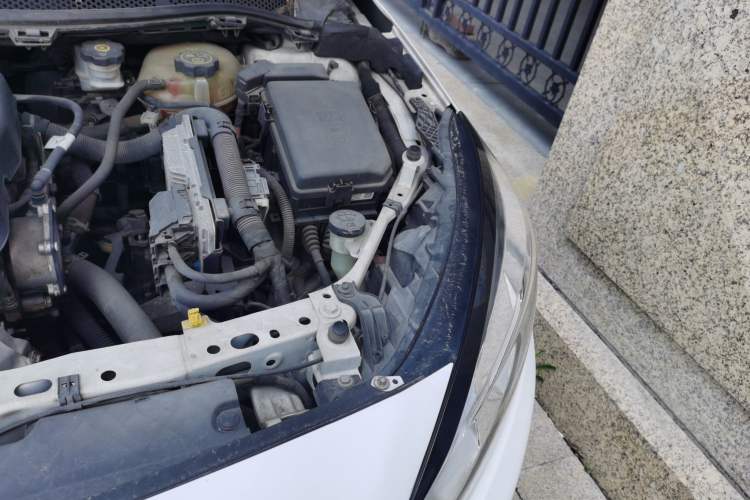 Used Chevrolet Cruze 2015 1.5L Manual Elite Edition Engine Bay Left