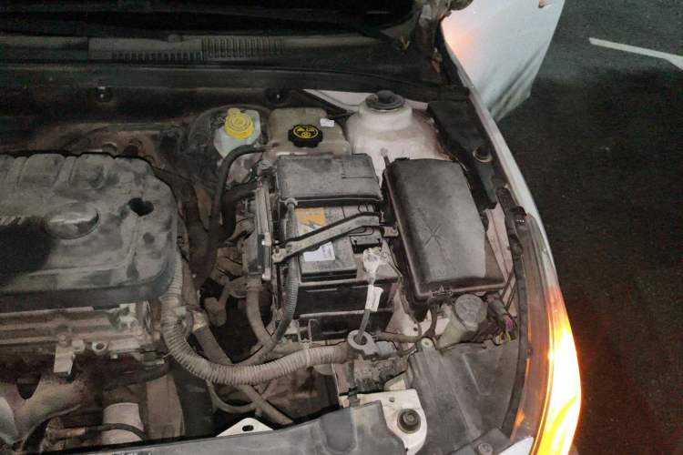 Used Chevrolet Cruze 2015 1.5L Classic SL MT Engine Bay Left