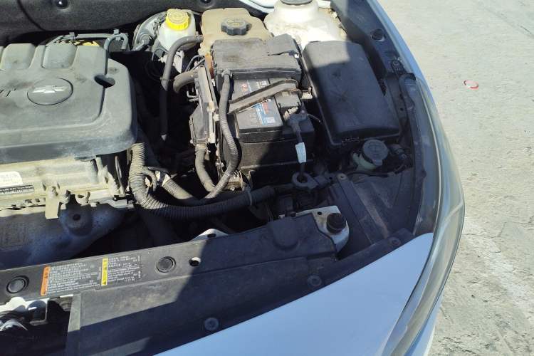 Used Chevrolet Cruze 2015 1.5L Classic SL MT Engine Bay Left