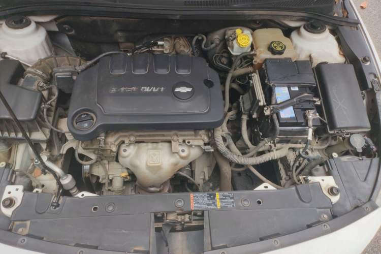 Used Chevrolet Cruze 2015 1.5L Classic SL MT Engine Bay