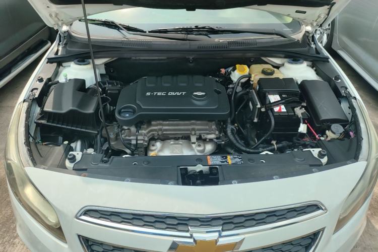 Used Chevrolet Cruze 2015 1.5L Classic SE AT Engine Bay