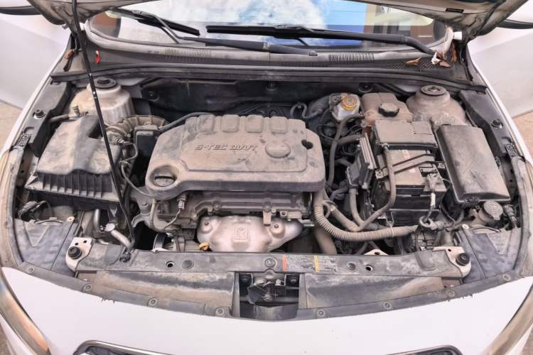 Used Chevrolet Cruze 2015 1.5L Classic SE MT Engine Bay