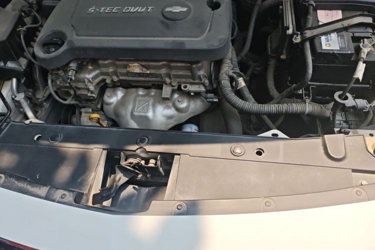 Used Chevrolet Cruze 2015 1.5L Classic SE MT Engine Bay